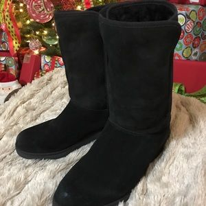 UGG Amie mid calf black boot